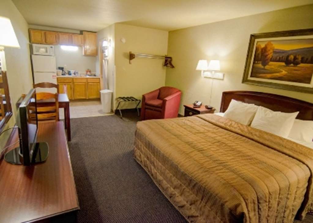Liberty Lodge Saint Robert Room photo